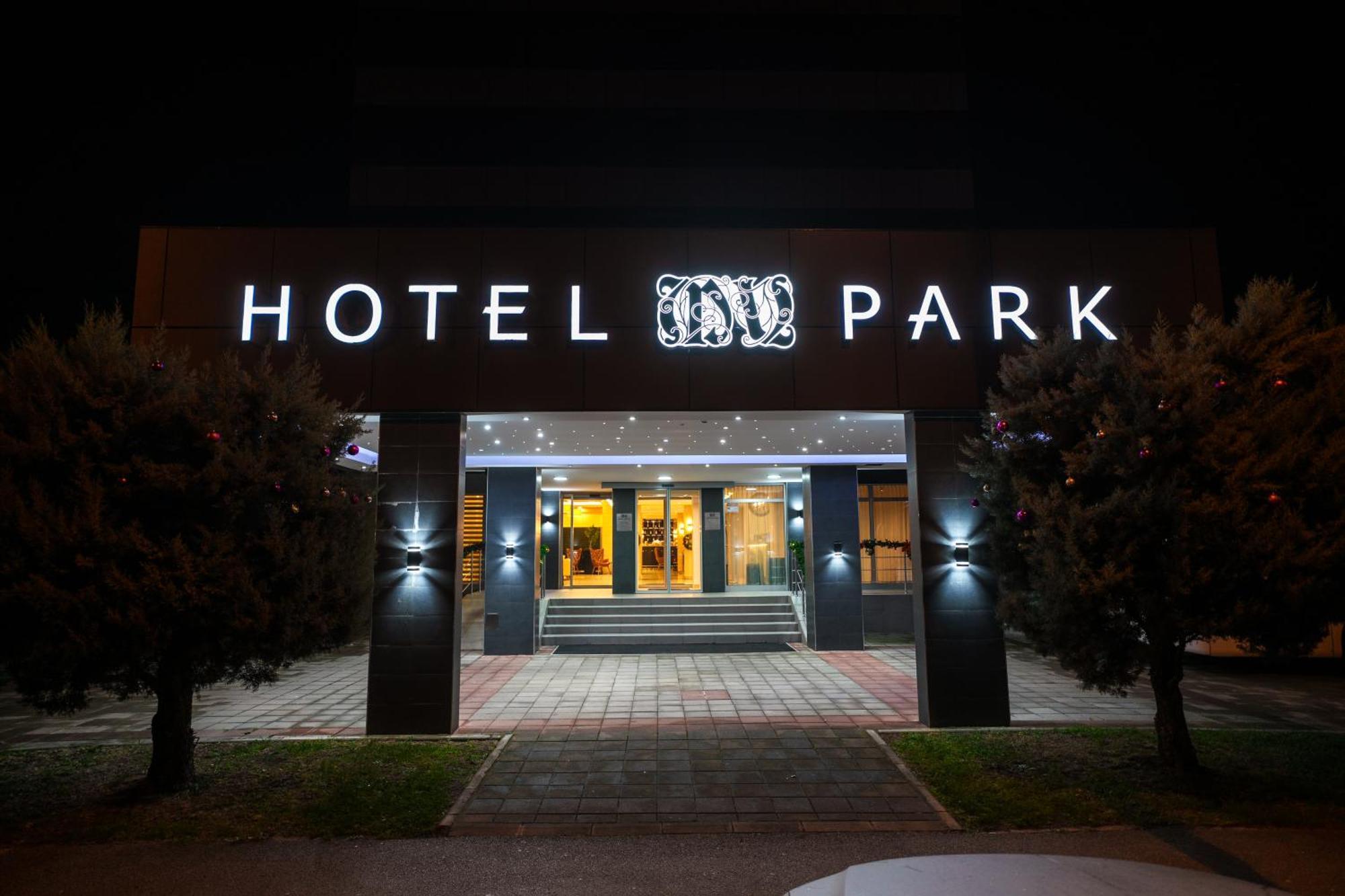 Hotel Monogram Park Ruma Exterior photo